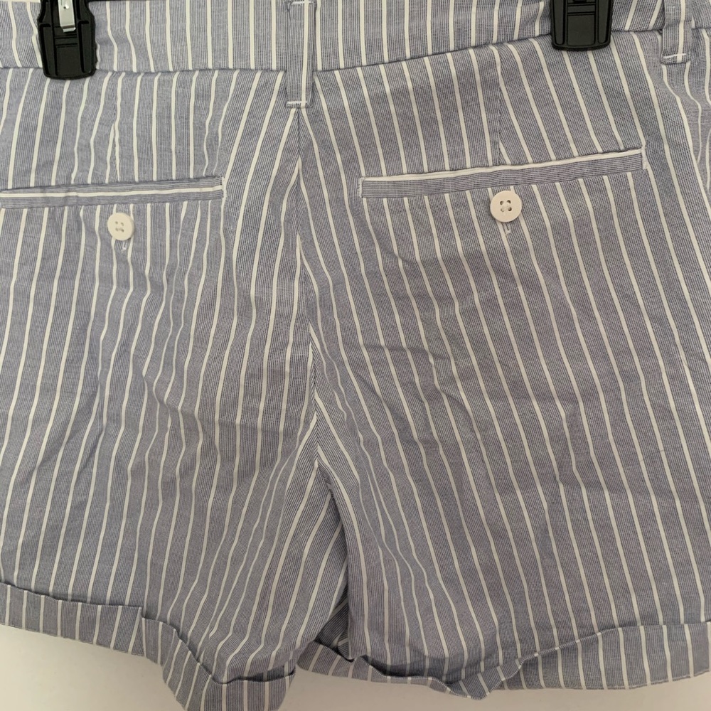 Shorts - Picture 2 of 3